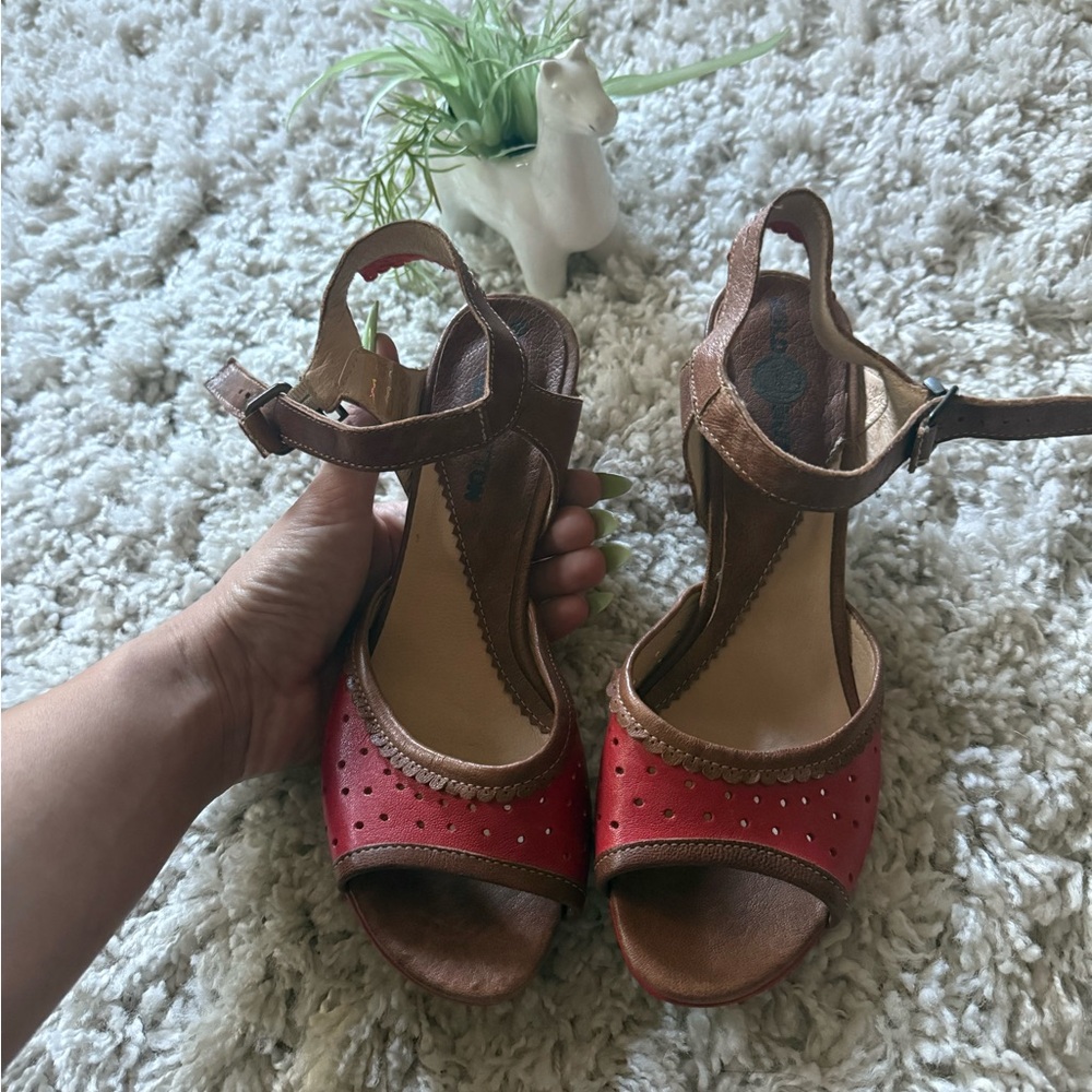 Dillards Gold Button Brown Leather Open-Toe Sandals with Ankle Strap